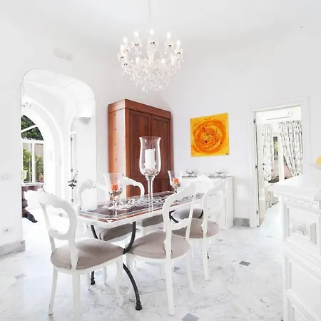 Relais Bismarck - מלון *